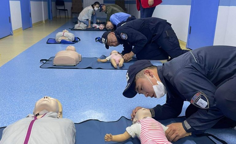 Багануур дүүргийн нийгмийн эрүүл мэндийн салбар зөвлөлийн байгууллагуудын ажилтнуудад “Анхны тусламж үзүүлэх чадавхийг сайжруулах” сургалтыг зохион байгууллаа